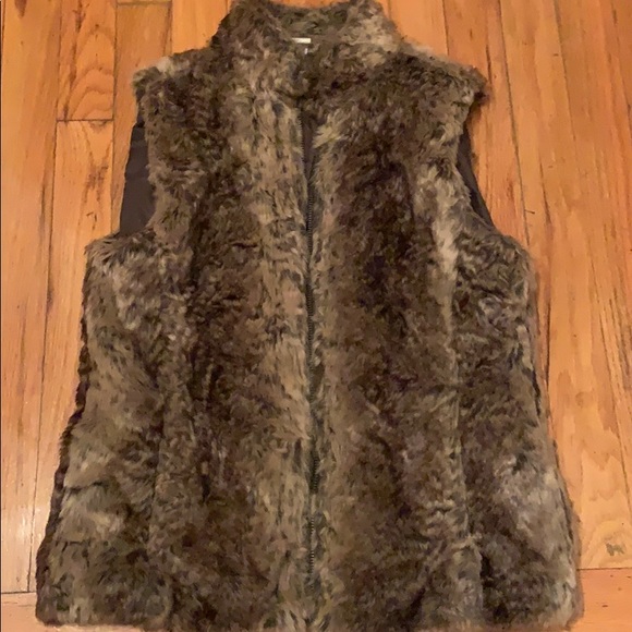 Vest - Picture 1 of 4
